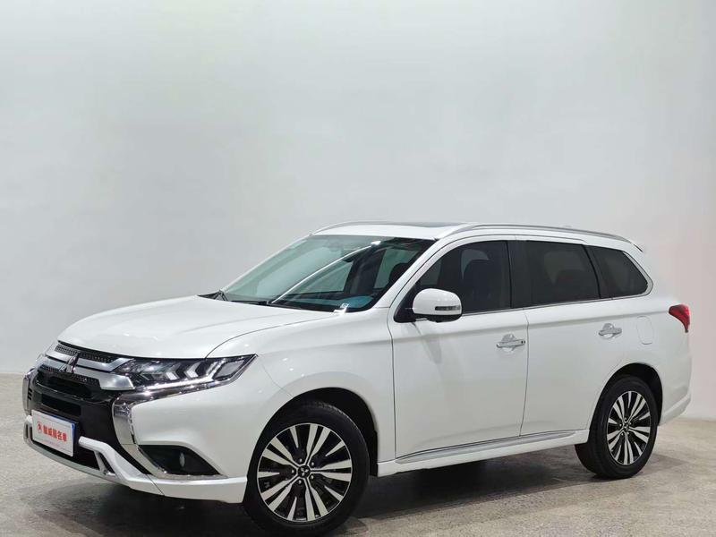 Mitsubishi Outlander, 2022 — купить в Иванове под ключ