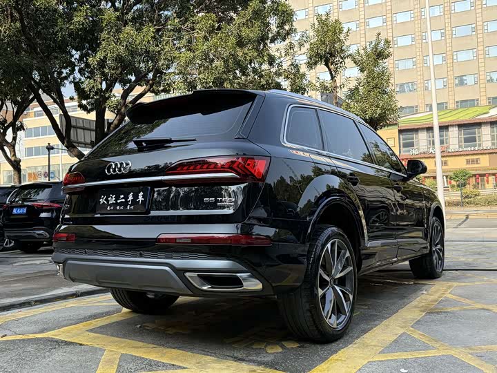 Audi Q7, 2022 — фото 4 из 9