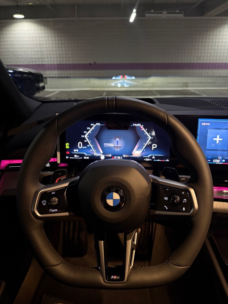 BMW 5 Series, 2025 — фото 10 из 12