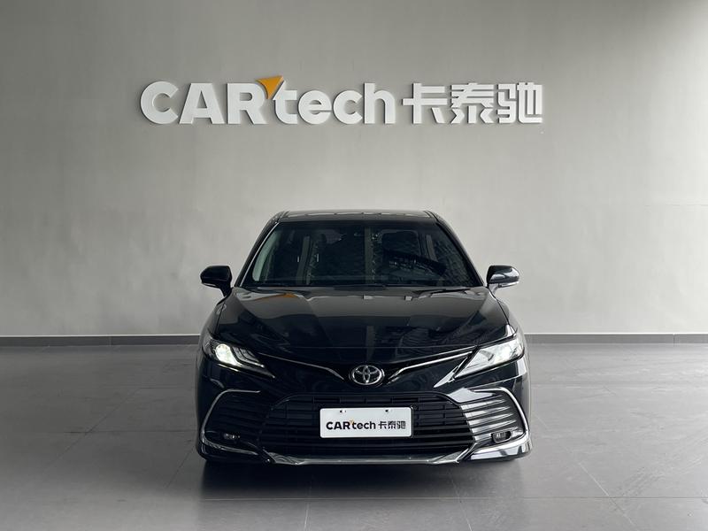 Toyota Camry, 2023 — фото 2 из 12