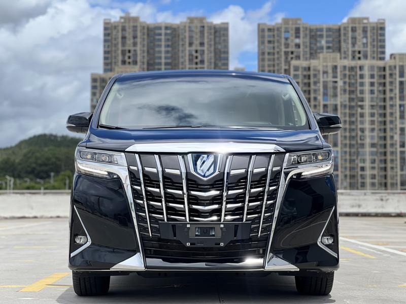 Toyota Alphard, 2022 — фото 2 из 12