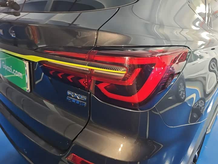 Roewe RX5, 2022 — фото 8 из 9