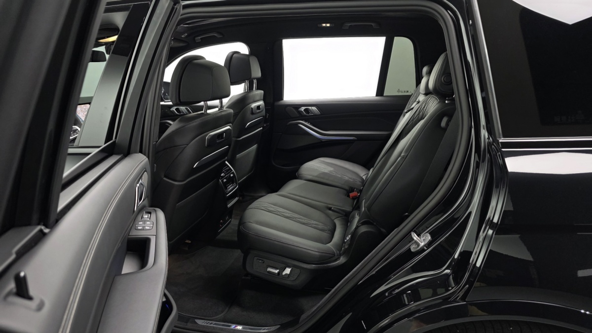 BMW X7, 2025 — фото 11 из 12