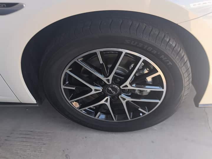 BYD Seal 07 DM-i Hybrid, 2024 — фото 6 из 9