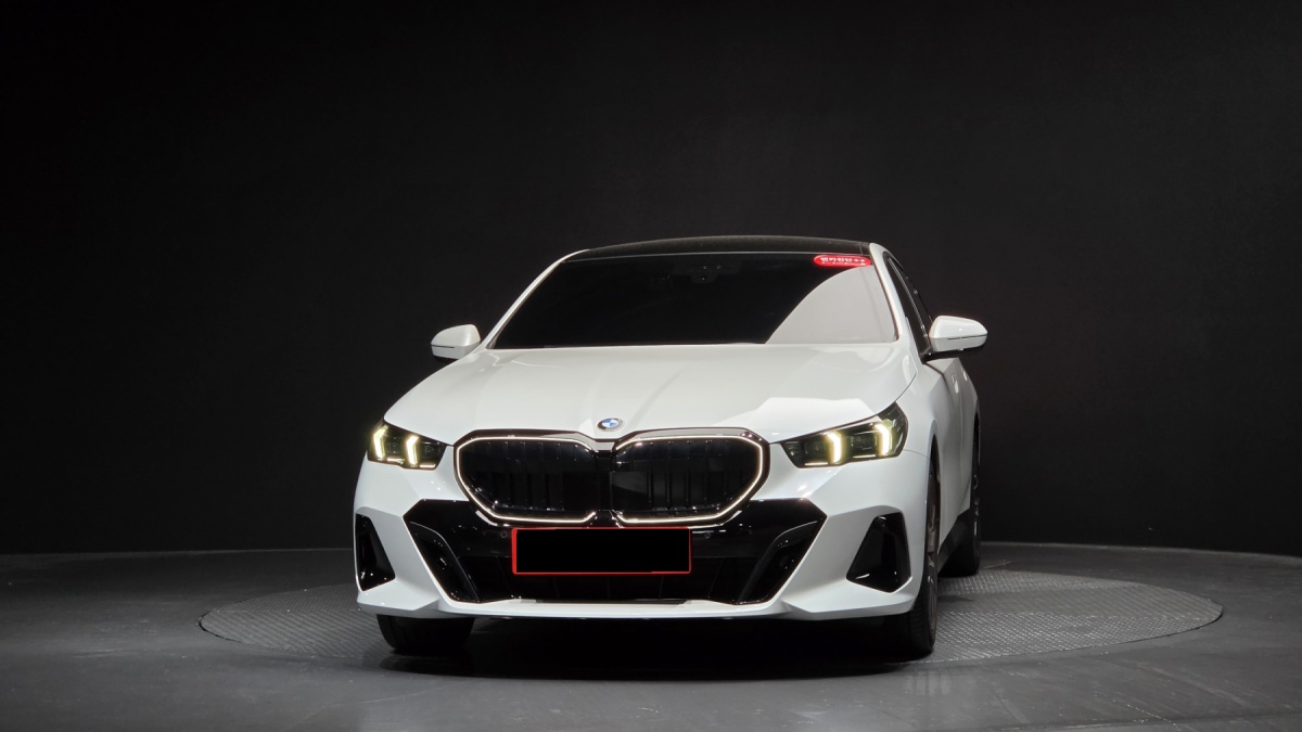 BMW 5 Series, 2025 — фото 3 из 12