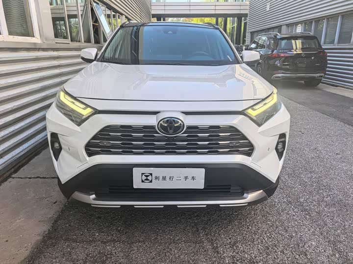 Toyota RAV4, 2024 — фото 3 из 9