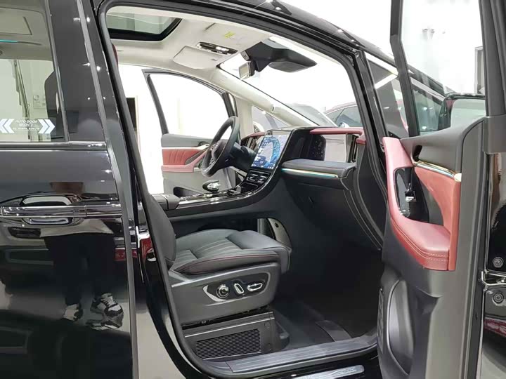 GAC Trumpchi E9, 2024 — фото 7 из 9