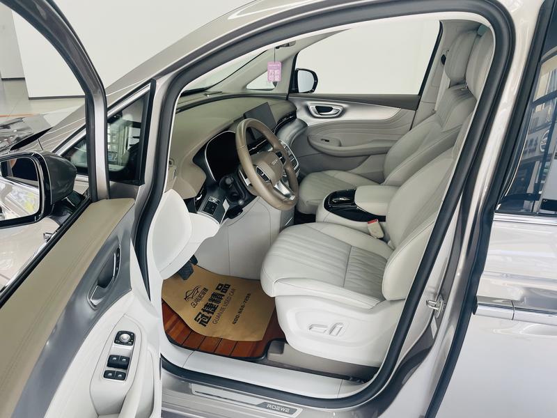 Roewe iMax 8, 2025 — фото 6 из 11