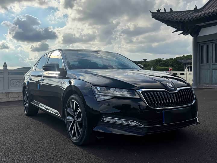 Skoda Superb, 2023 — фото 3 из 9