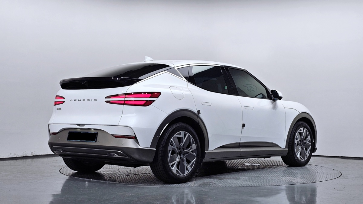 Genesis GV60, 2023 — фото 2 из 12