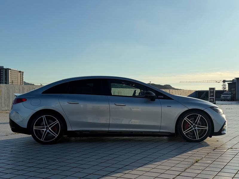Mercedes-Benz EQE AMG, 2023 — фото 8 из 12