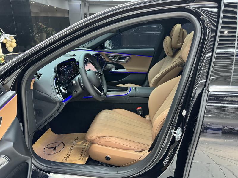 Mercedes-Benz E-Class, 2025 — фото 10 из 12