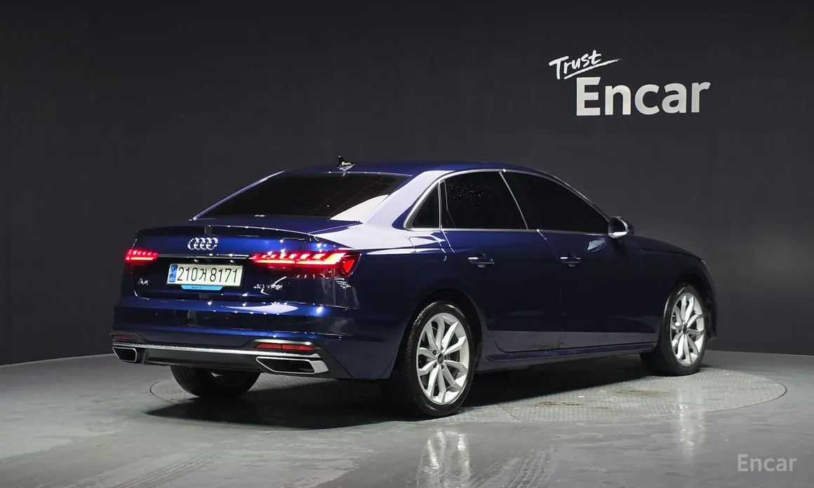 Audi A4, 2022 — фото 2 из 12