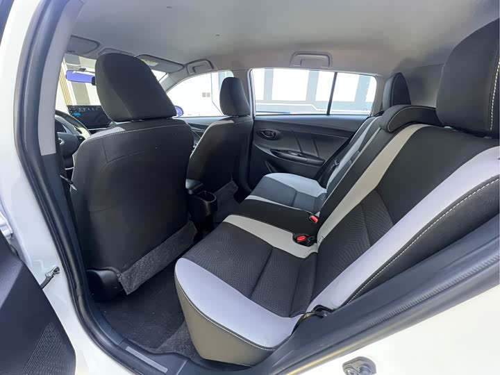 Toyota Yaris L Hatchback, 2022 — фото 8 из 9