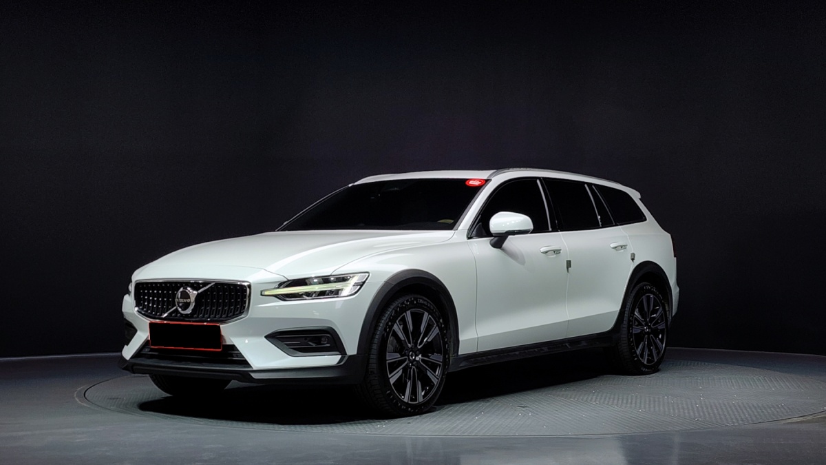 Volvo V60, 2022 — купить в Тольятти под ключ