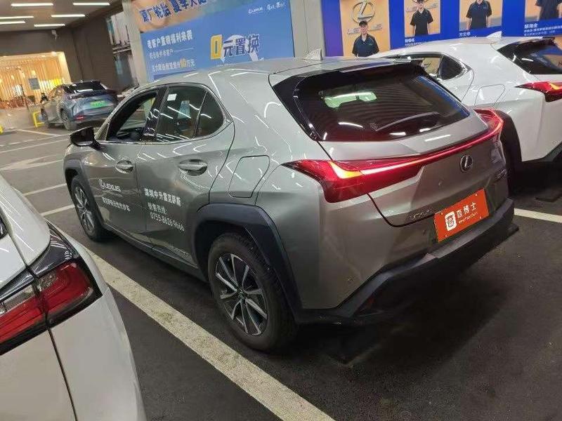 Lexus UX Hybrid, 2021 — фото 3 из 12