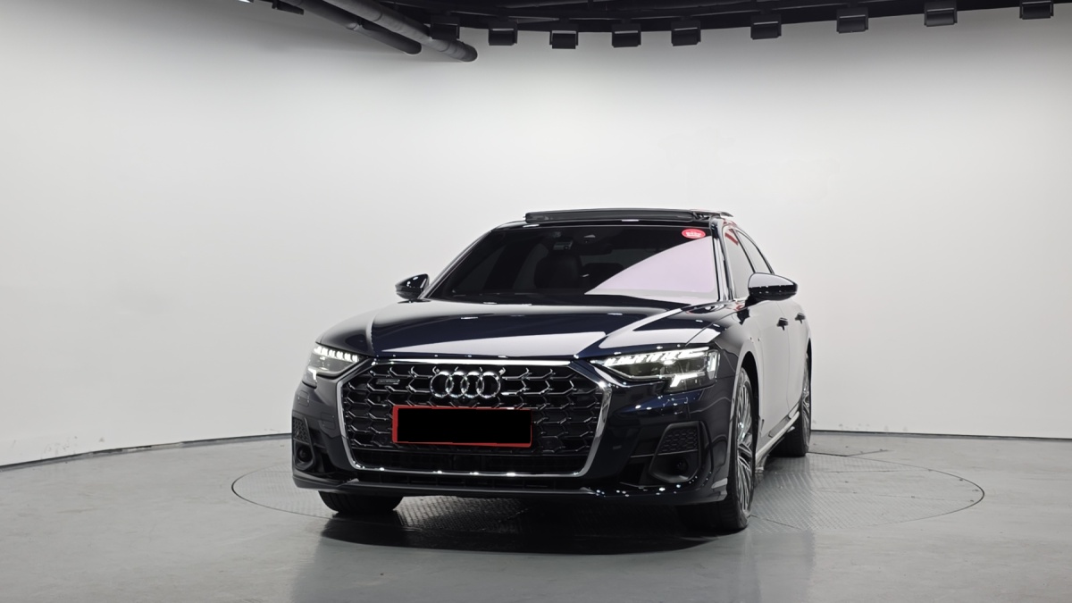 Audi A8, 2023 — фото 3 из 12