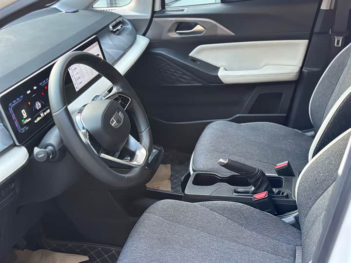Geely Geometry E Firefly, 2024 — фото 6 из 9
