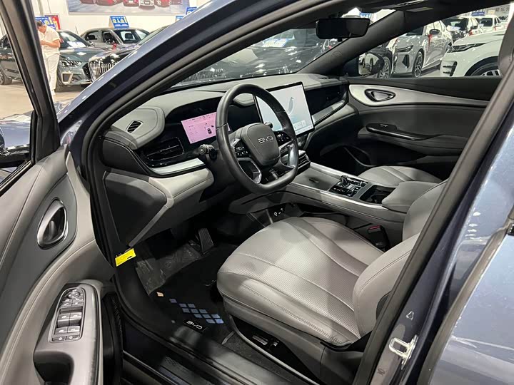 BYD Seal 07 DM-i Hybrid, 2025 — фото 7 из 9