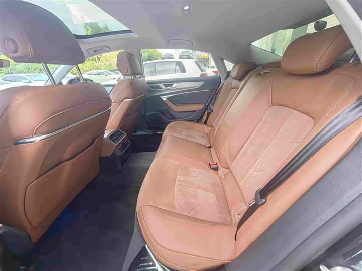 Audi A7L, 2024 — фото 6 из 9