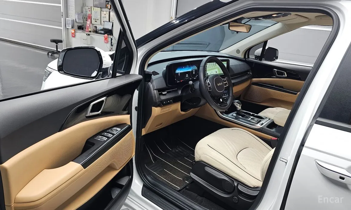 Kia Carnival, 2023 — фото 10 из 12