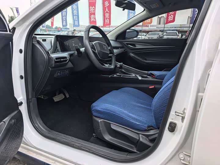 Changan Eado Plus, 2022 — фото 7 из 9