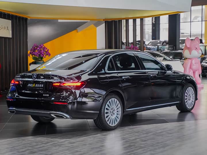 Mercedes-Benz E-Class, 2023 — фото 4 из 9