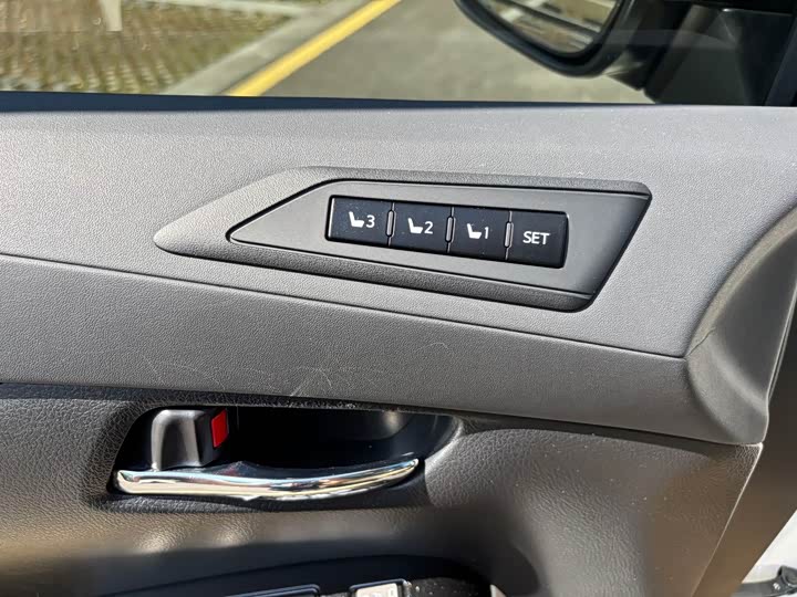 Toyota Vellfire, 2023 — фото 11 из 12