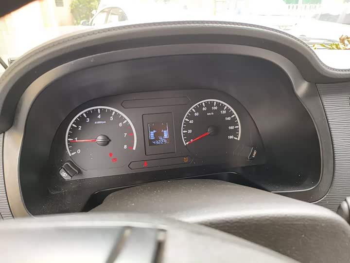 Dongfeng Forthing Lingzhi M5, 2025 — фото 4 из 9
