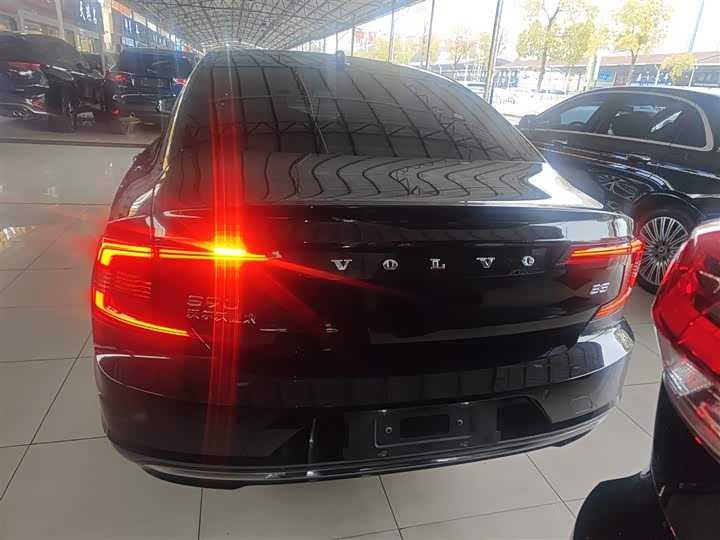 Volvo S90, 2023 — фото 6 из 9