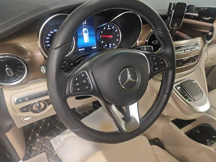 Mercedes-Benz V-Class, 2024 — фото 7 из 9