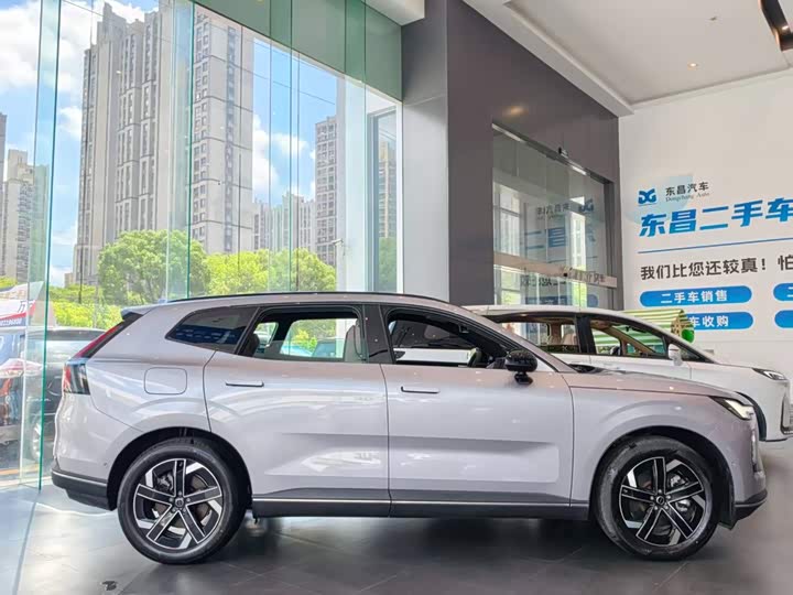 Volvo XC70 Hybrid, 2025 — фото 3 из 9