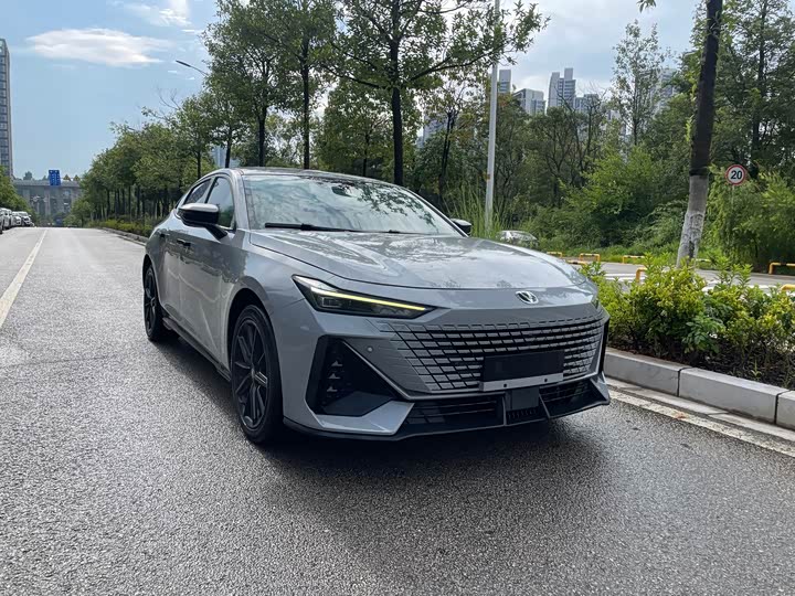 Changan UNI-V Hybrid, 2023 — фото 3 из 9