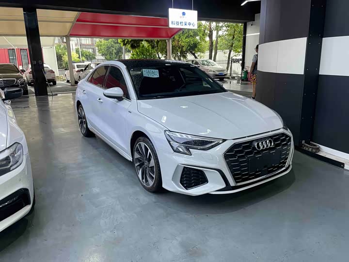 Audi A3, 2023 — фото 3 из 9