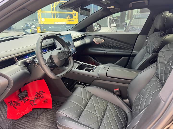 Lynk & Co 30 EM-P Hybrid, 2025 — фото 4 из 9