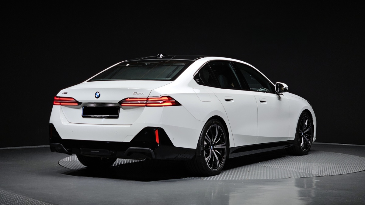 BMW 5 Series, 2025 — фото 2 из 12