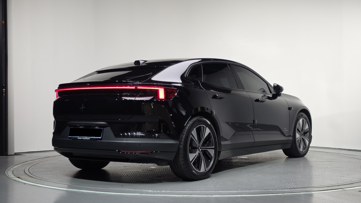 Polestar 4, 2025 — фото 2 из 12