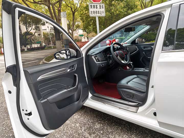 Roewe i6, 2021 — фото 7 из 9