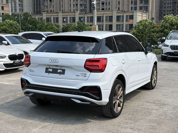 Audi Q2L, 2023 — фото 9 из 9