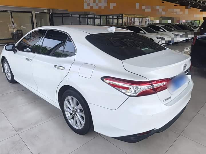 Toyota Camry, 2022 — фото 5 из 9