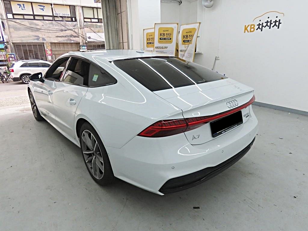 Audi A7, 2022 — фото 4 из 12