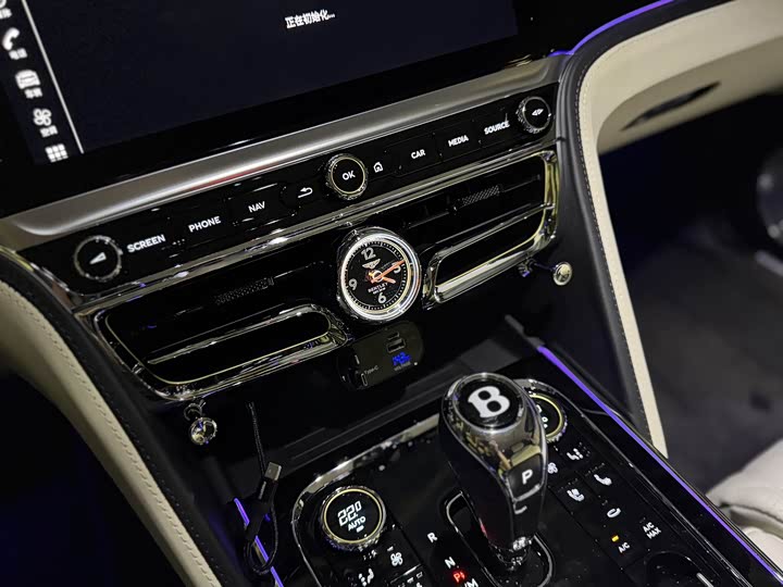 Bentley Flying Spur, 2023 — фото 6 из 9