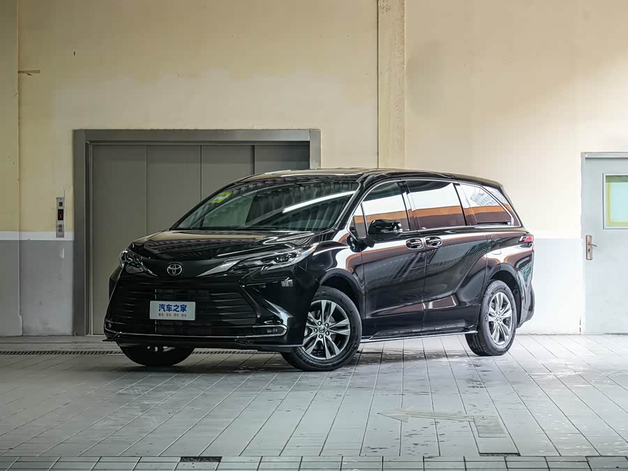 Toyota Sienna, 2026 — купить в Санкт-Петербурге под ключ