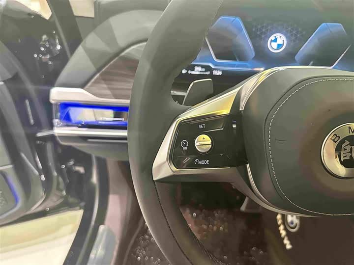 BMW 7 Series, 2025 — фото 9 из 9