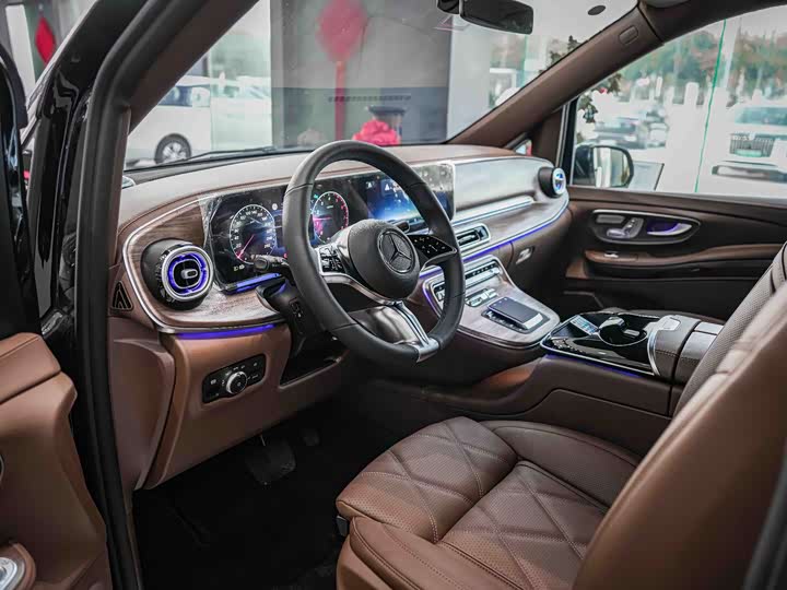 Mercedes-Benz V-Class, 2026 — фото 4 из 9