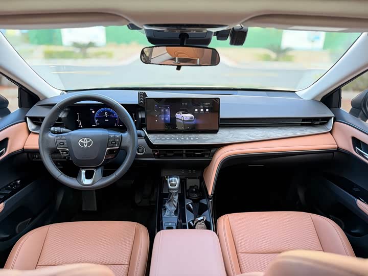 Toyota Camry, 2024 — фото 5 из 9