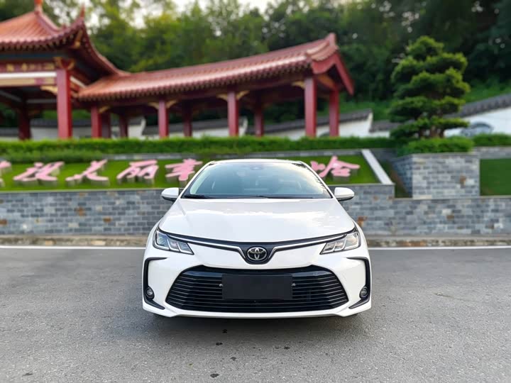 Toyota Corolla, 2022 — фото 2 из 9