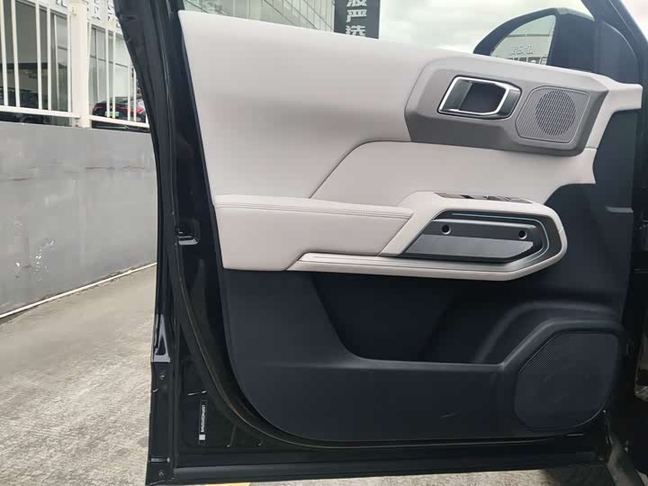 BYD FangChengBao Titanium 3 (Tai 3), 2026 — фото 5 из 9