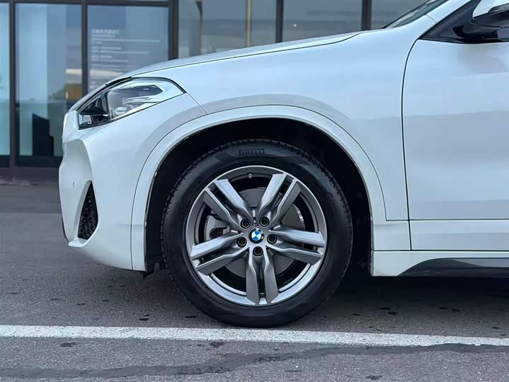 BMW X2, 2022 — фото 5 из 9