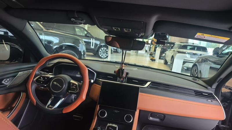 Jaguar XF L, 2024 — фото 5 из 9